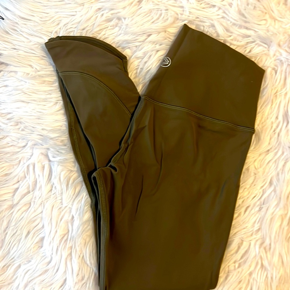 Size M Savvi Dancer Leggings Color Olive green